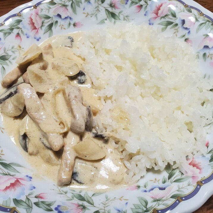 ソース入り!ポークストロガノフ